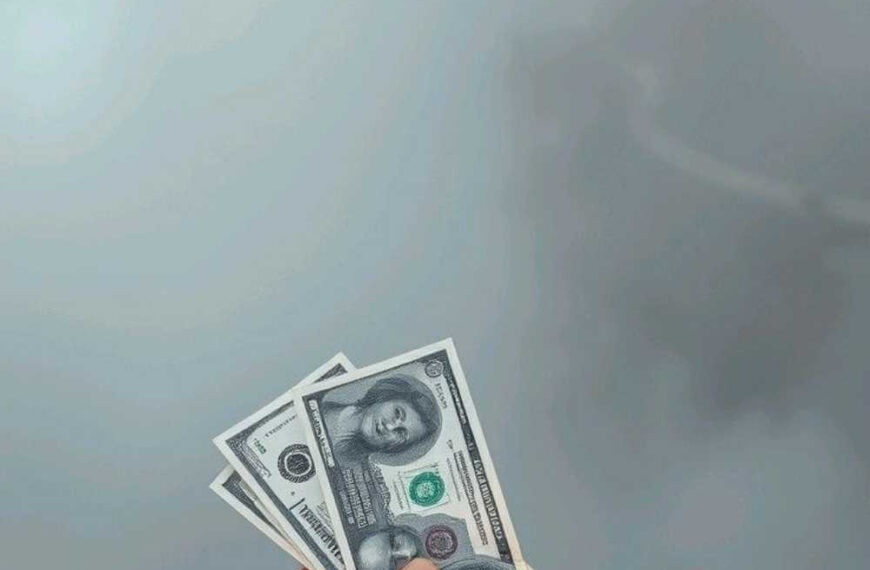 money shayari in english to show money power in daily life